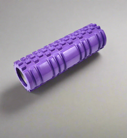 Blauwe foam massage roller met afmetingen, perfect voor gerichte spiermassage en herstel