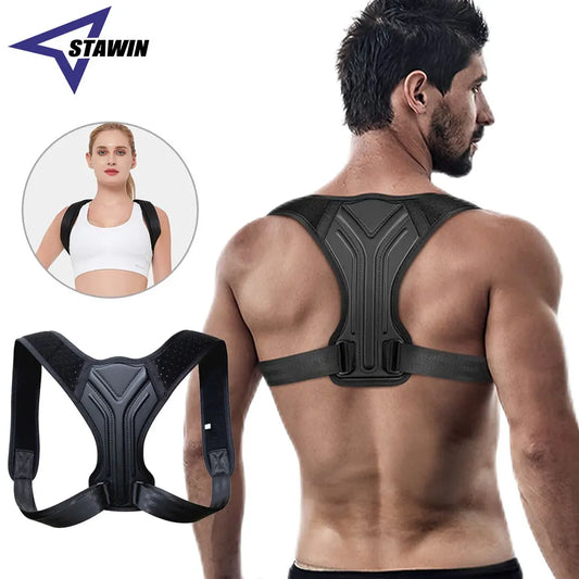 Man draagt de verstelbare rug- en schoudercorrector, die de juiste houding ondersteunt voor een gezond en comfortabel bovenlichaam.